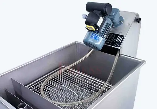 FRIESS Skimmtelligent oil-water separator